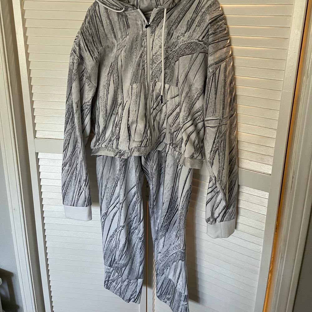 2 piece jogging suit